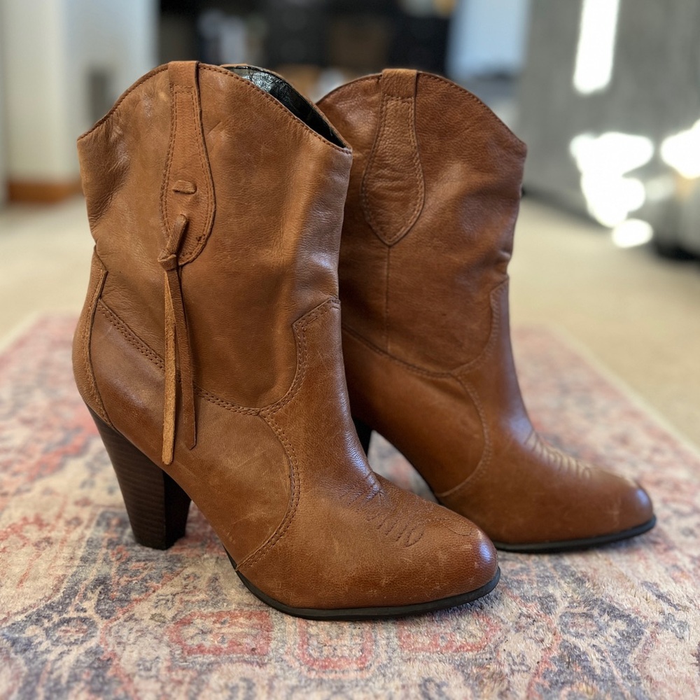 DV BY DOLCE VITA Pokie Country Western Leather Fringe Boot